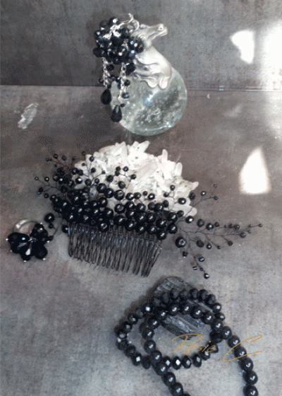 Кристална украса за коса- гребен, пръстен, две гривни и обици модел Elegance of Black